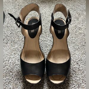 Kenneth Cole reaction sole my heart wedges